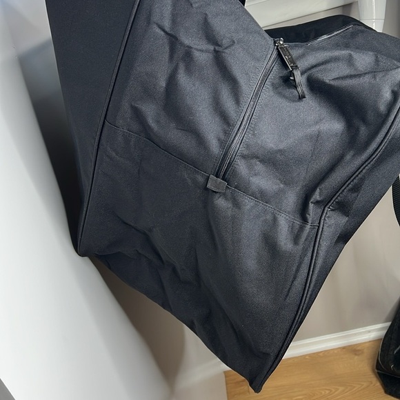 Smith & Wesson XL Black Canvas Double Handle Double Zipper Travel Duffel Bag - Picture 6 of 8